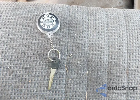 2000 Chevrolet C2500 z USA, uszkodzony, nr VIN 1GCGC24R4YR178236